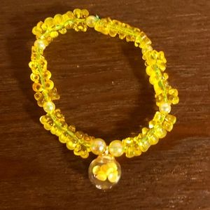 Home made bead bracelet: Lemon gummy bears